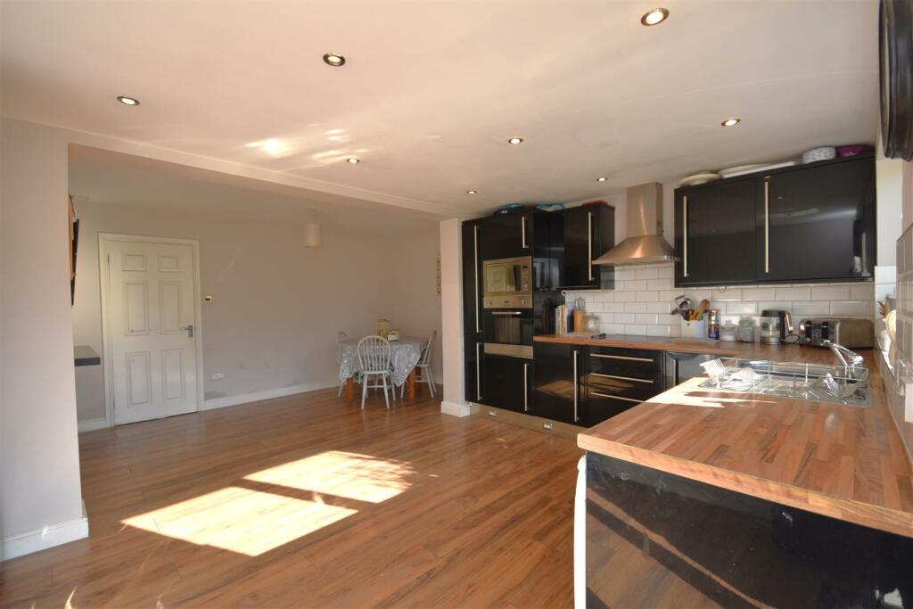 Additional property image - Talbot Avenue, Little Neston