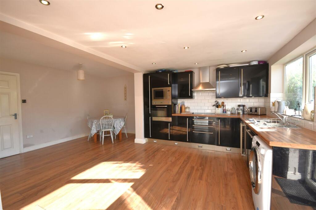 Additional property image - Talbot Avenue, Little Neston