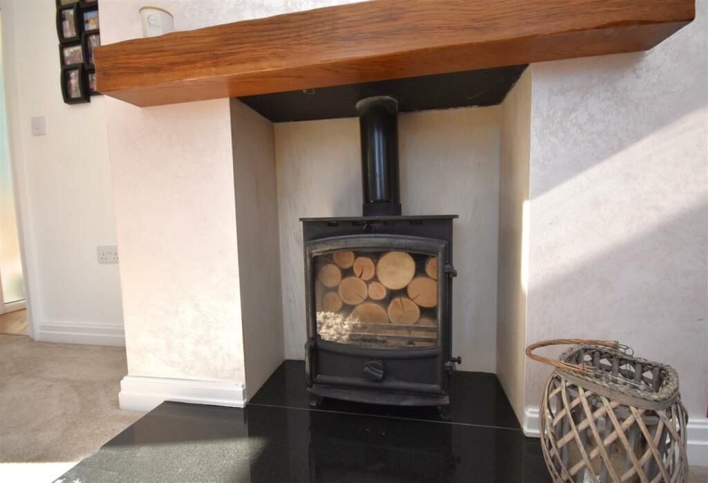 Additional property image - Stonebank Drive, Little Neston