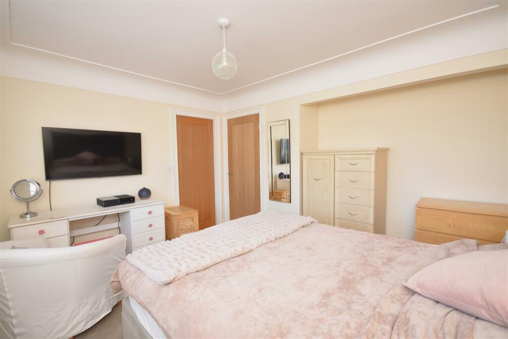 Additional property image - Stonebank Drive, Little Neston