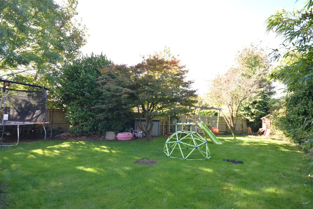 Additional property image - Stonebank Drive, Little Neston