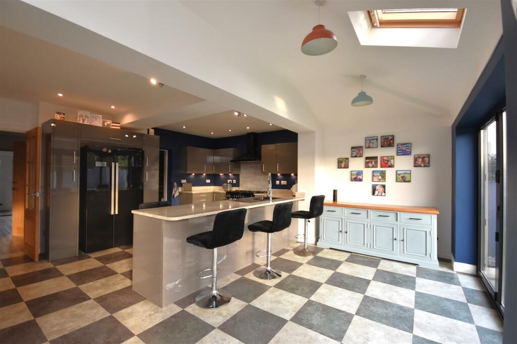 Additional property image - Woodfall Close, Little Neston