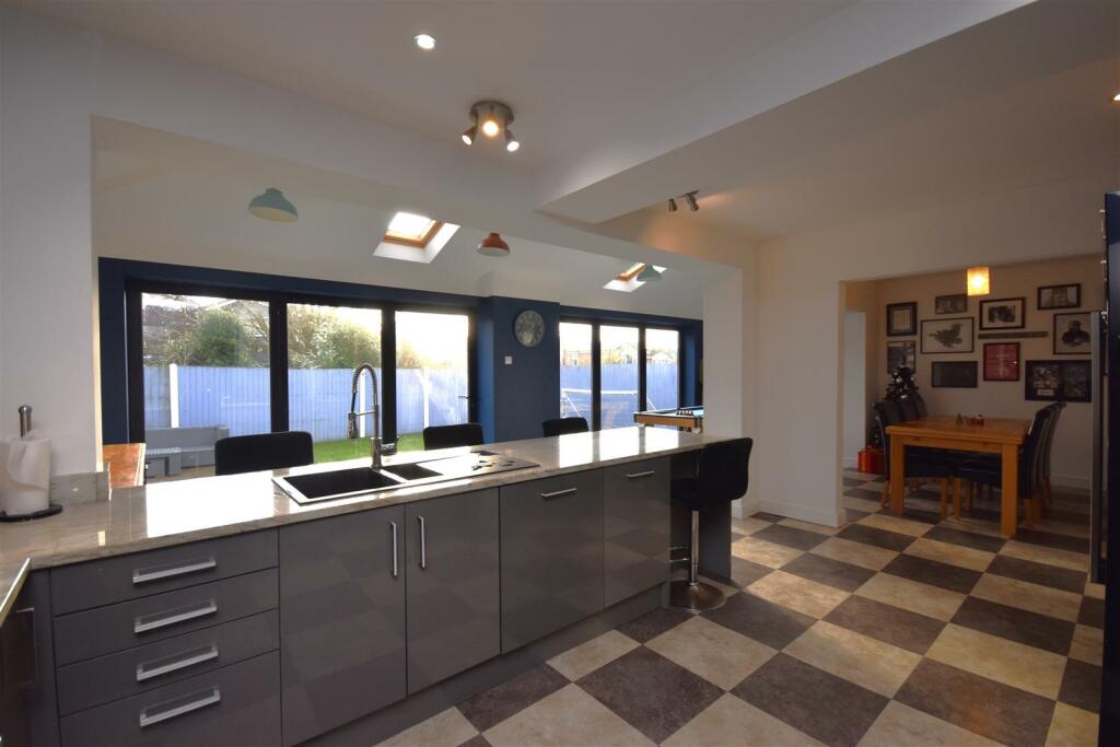 Additional property image - Woodfall Close, Little Neston