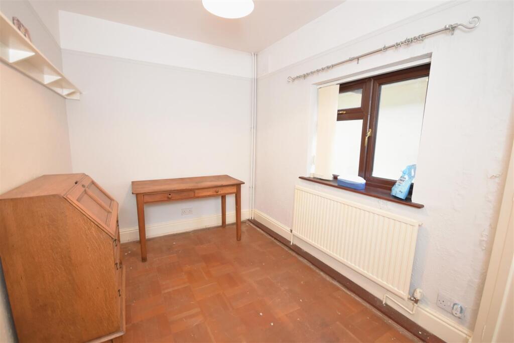 Additional property image - Dunstan Lane, Burton, Neston