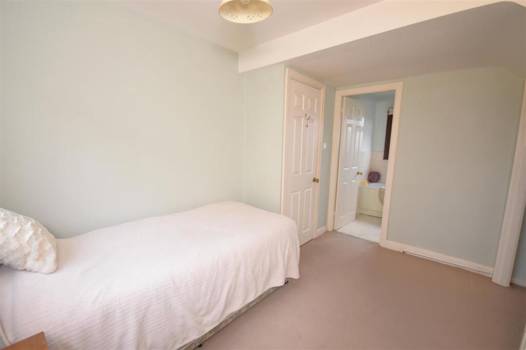 Additional property image - Dunstan Lane, Burton, Neston