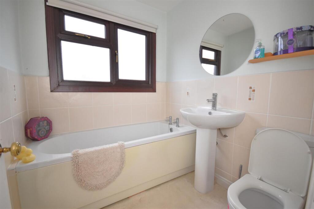 Additional property image - Dunstan Lane, Burton, Neston