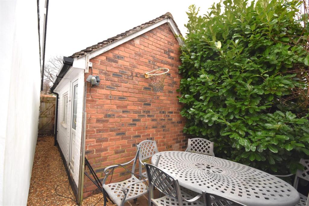 Additional property image - Burton Road, Little Neston, Neston