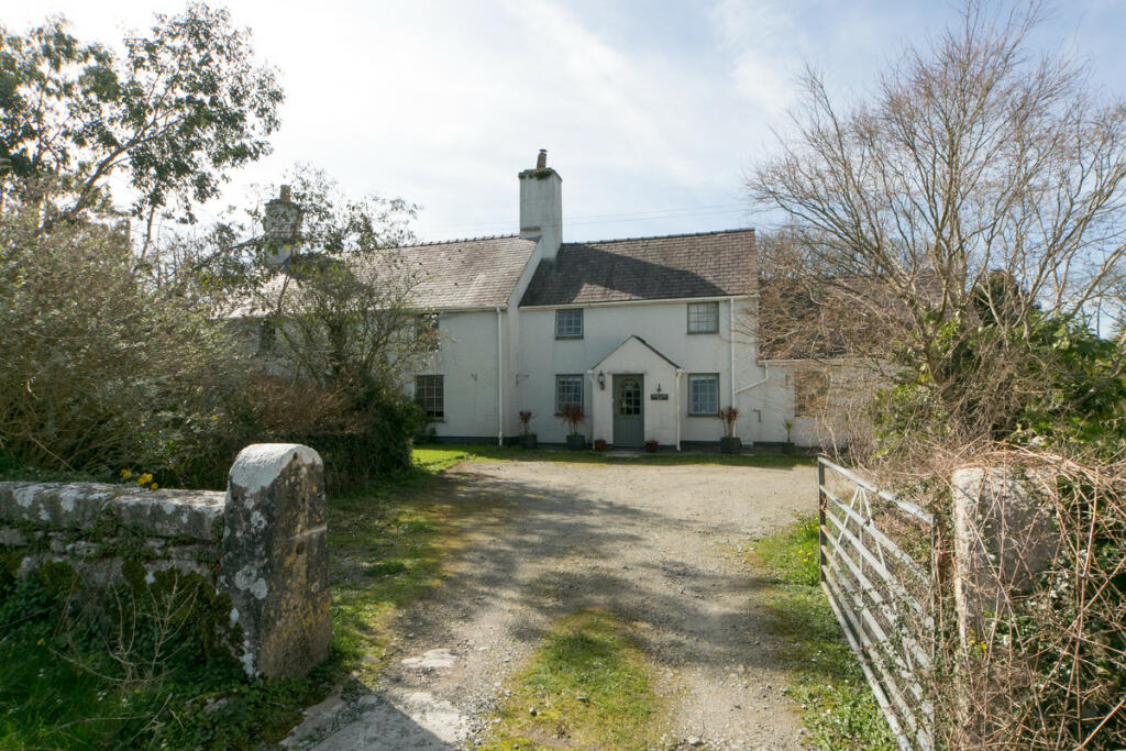 7 bedroom detached house for sale in Llanallgo, Moelfre, LL72