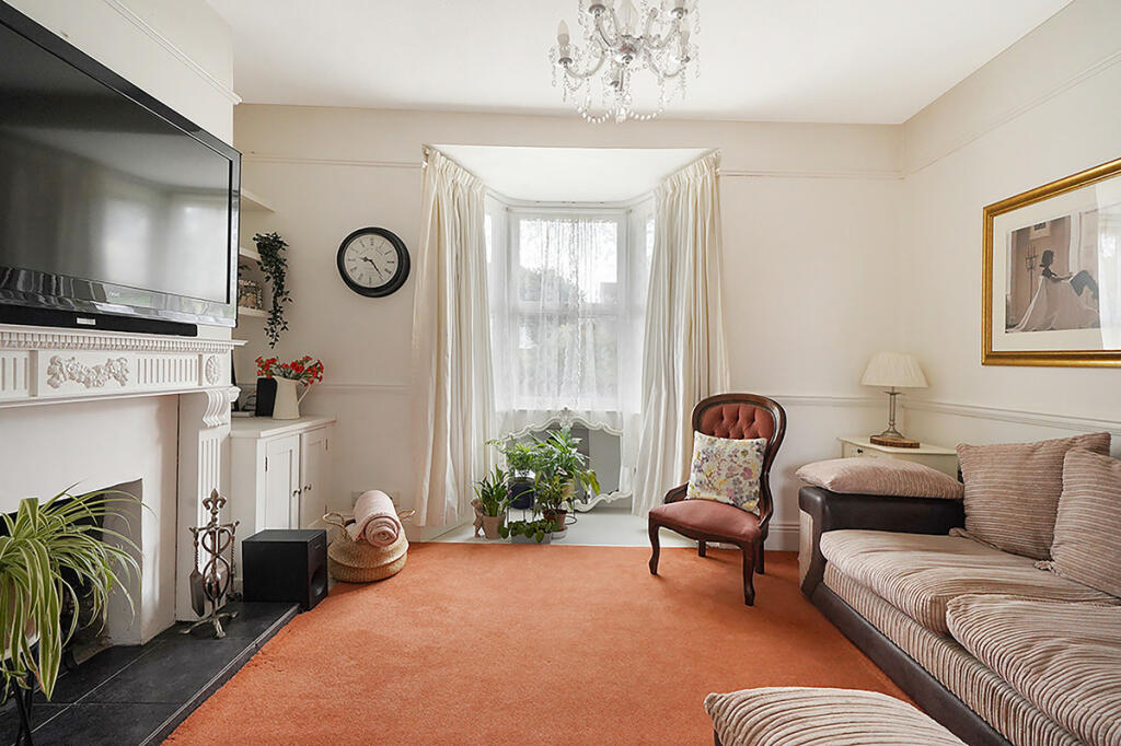 2 bedroom terraced house for sale in Victoria Road, Plymouth, PL5