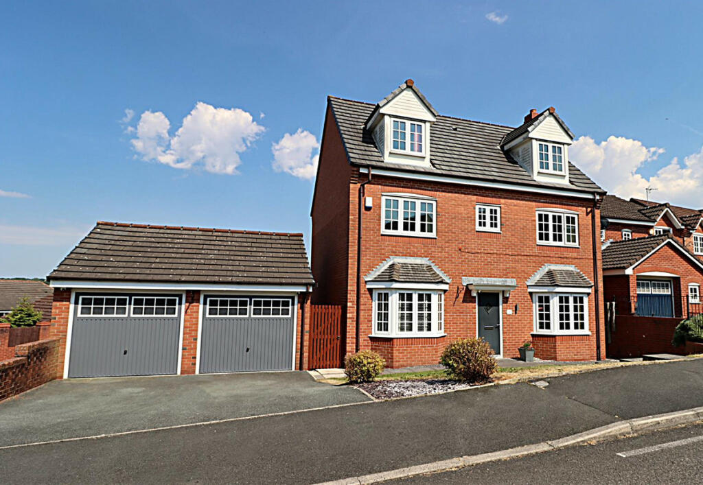 5 bedroom detached house for sale in Parkes Way, Blackburn, BB2