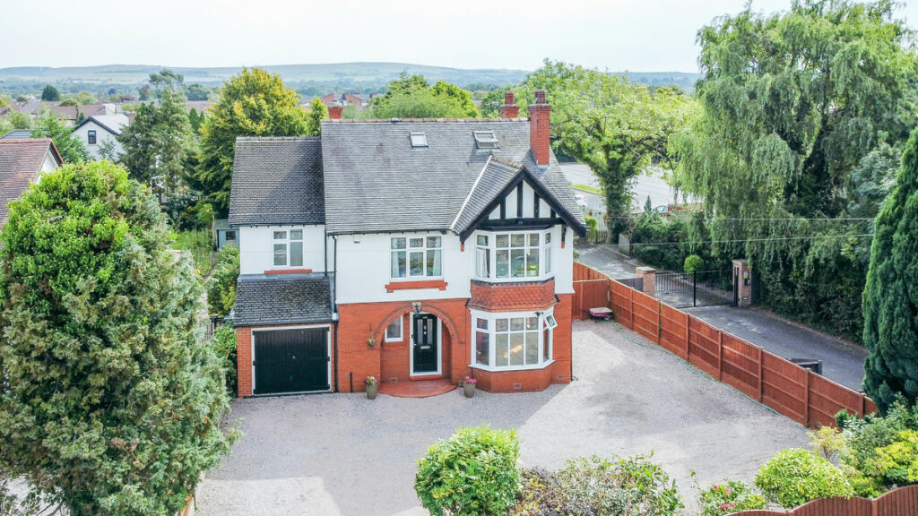 5 bedroom detached house for sale in London Road South, Poynton, SK12