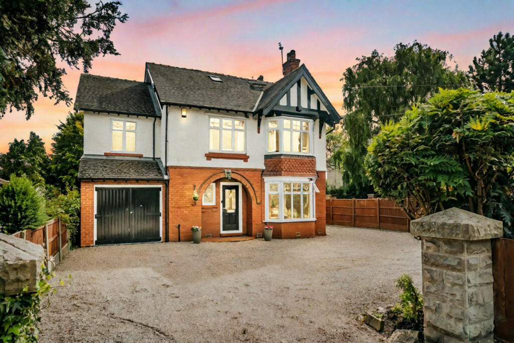 5 bedroom detached house for sale in London Road South, Poynton, SK12