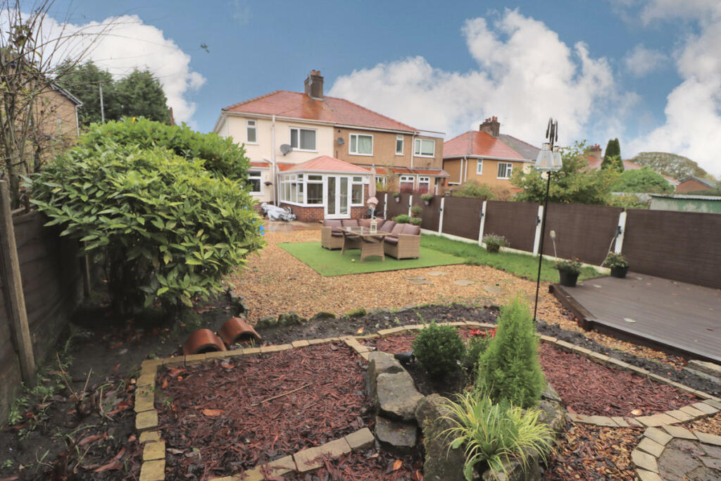 3 bedroom semidetached house for sale in Bog Height Road, Darwen, BB3