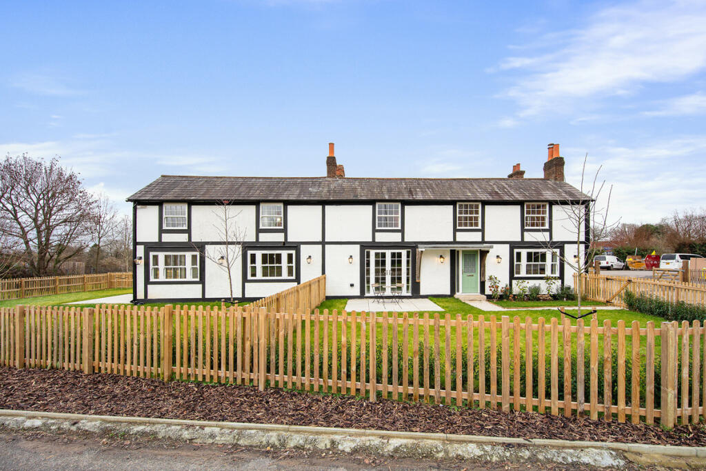 1 bedroom apartment for sale in Horsham Road, Dorking, RH5