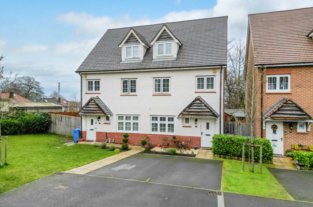 4 bedroom semidetached house for sale in Gallant Close, Woolton, L25