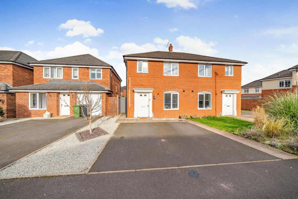 3 bedroom semidetached house for sale in Lucy Baldwin Close, Stourport