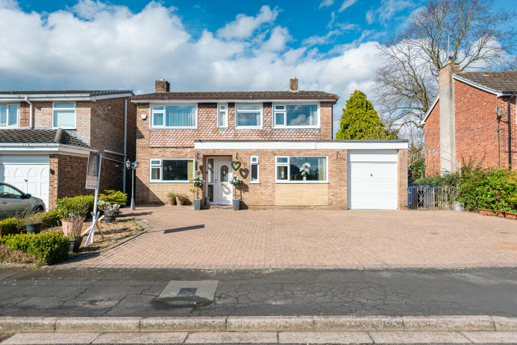 4 bedroom detached house for sale in Whitestone Close, Knowsley Village