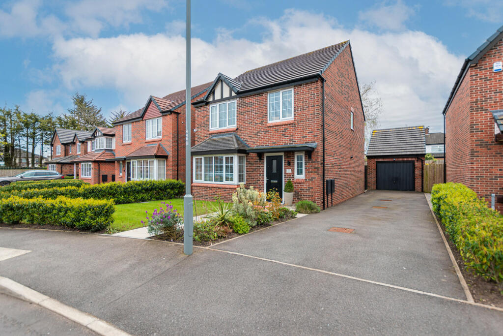 4 bedroom detached house for sale in Dam House Crescent, Huyton, L36