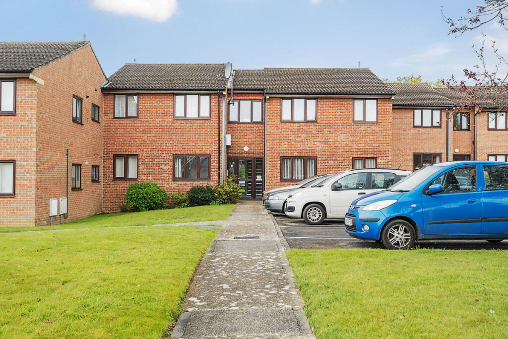 2 bedroom flat for sale in Frosthole Crescent, Fareham, PO15