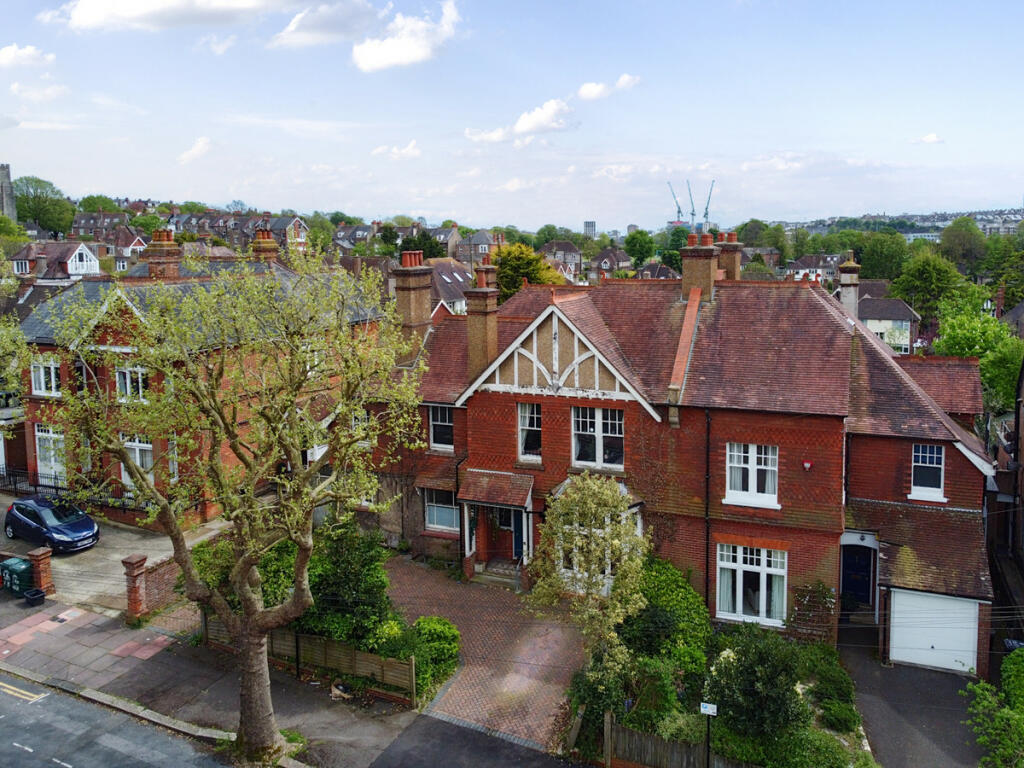 6 bedroom semidetached house for sale in Harrington Road, Brighton, BN1