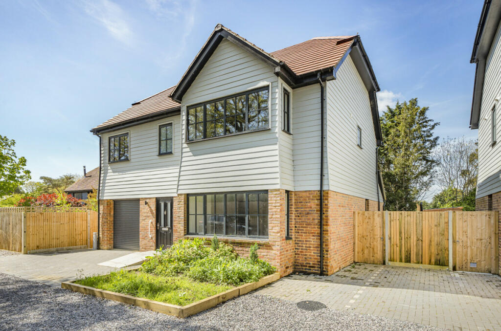 4 bedroom detached house for sale in The Laurels, Hickstead, RH17