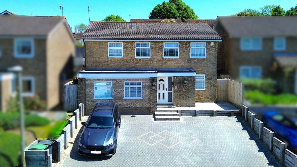 6 bedroom detached house for sale in The Suttons, St. Leonardsonsea, TN38