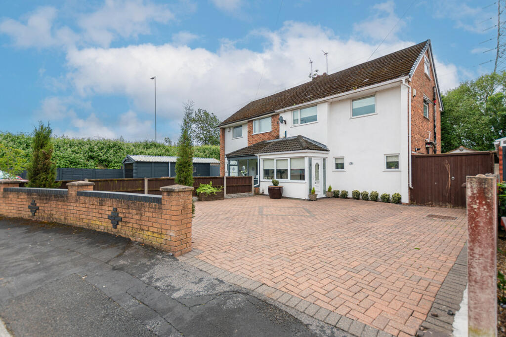3 bedroom semidetached house for sale in Sefton Drive, Maghull, L31