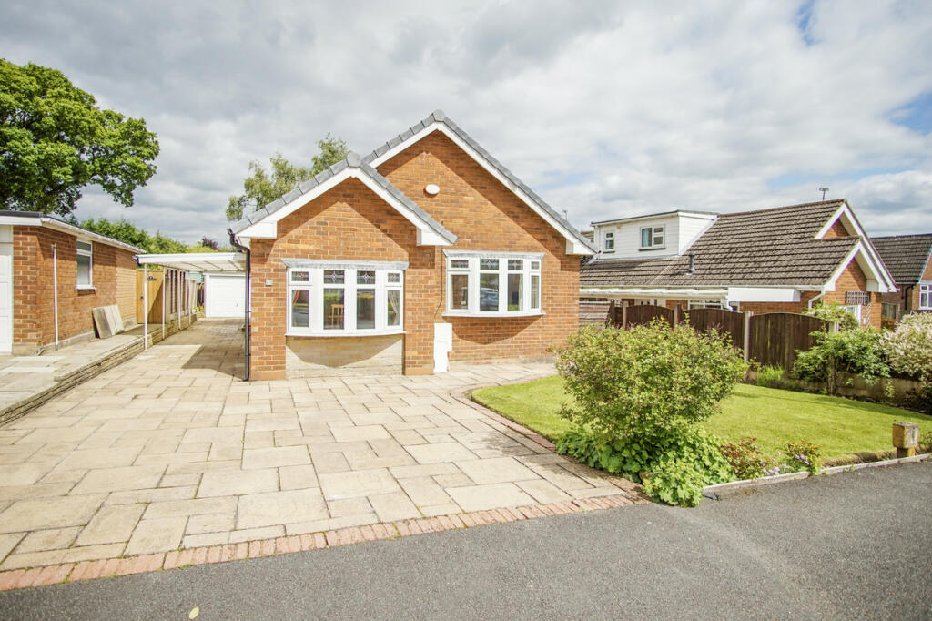 2 bedroom detached bungalow for sale in Ashbourne Drive, High Lane, SK6