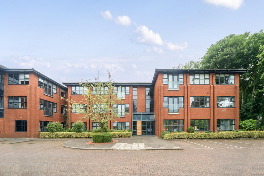 2 bedroom apartment for sale in First Avenue, Poynton, SK12