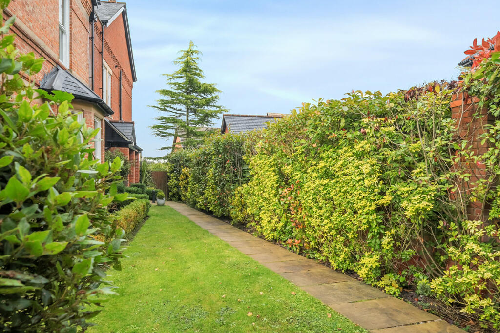 2 bedroom apartment for sale in Ruff Lane, Ormskirk, L39