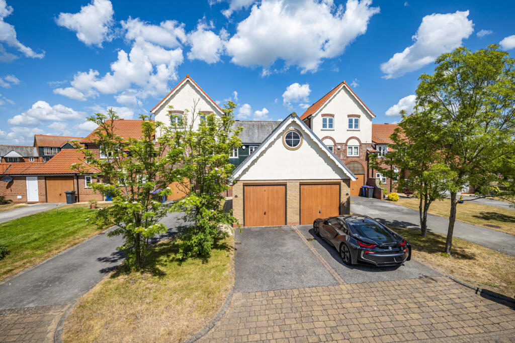Main image of property: Burton Waters, Lincoln, LN1