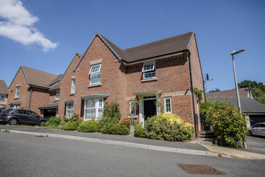 Main image of property: Clos Y Cadno, Penarth, CF64