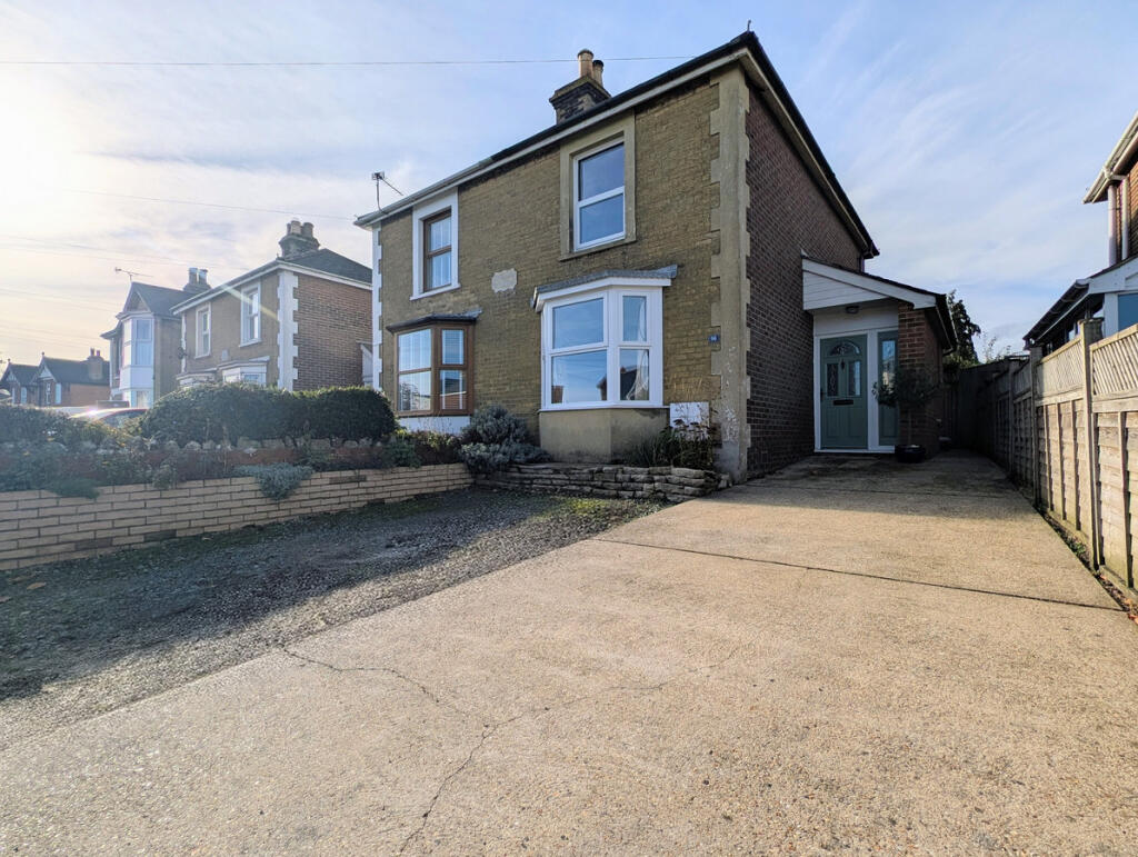 3 bedroom semi-detached house