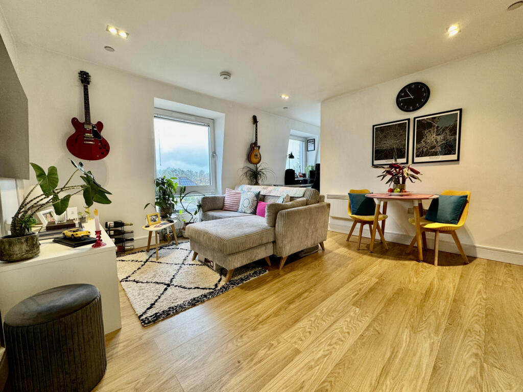 Main image of property: High Street, Rickmansworth, WD3