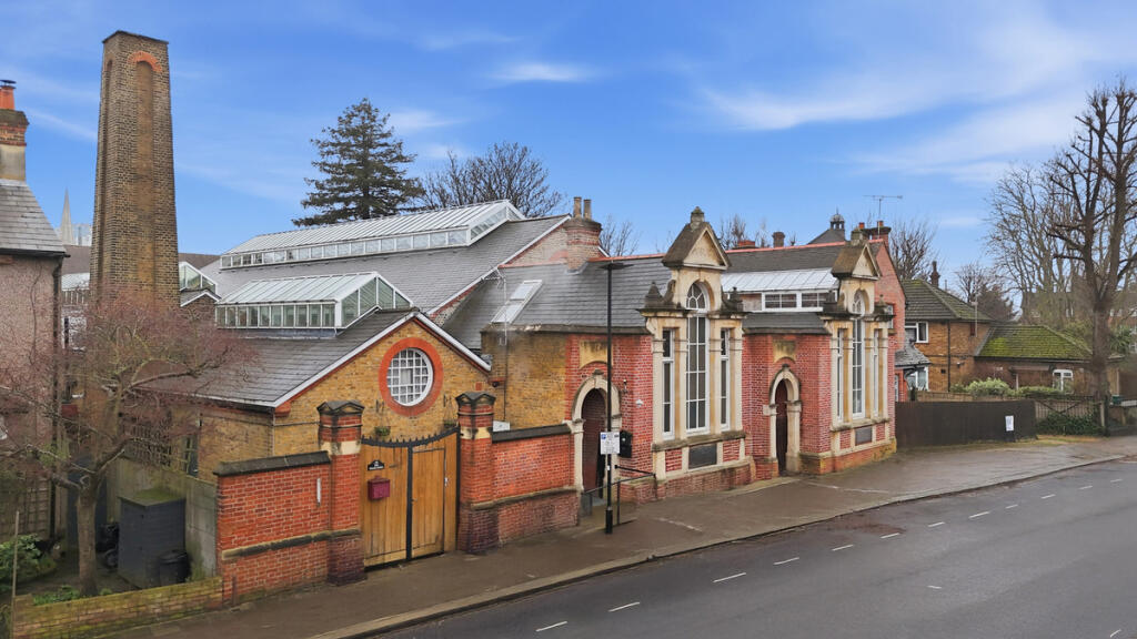 Main image of property: Clifden Road, Brentford, TW8