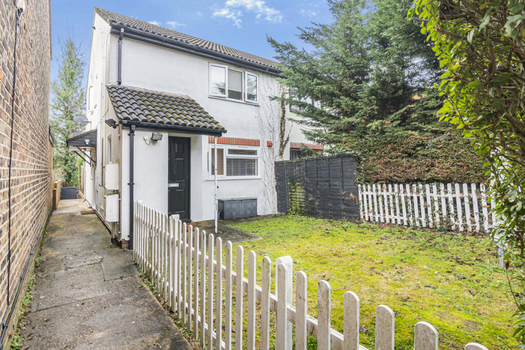 Main image of property: Allnutts Road, Epping, CM16