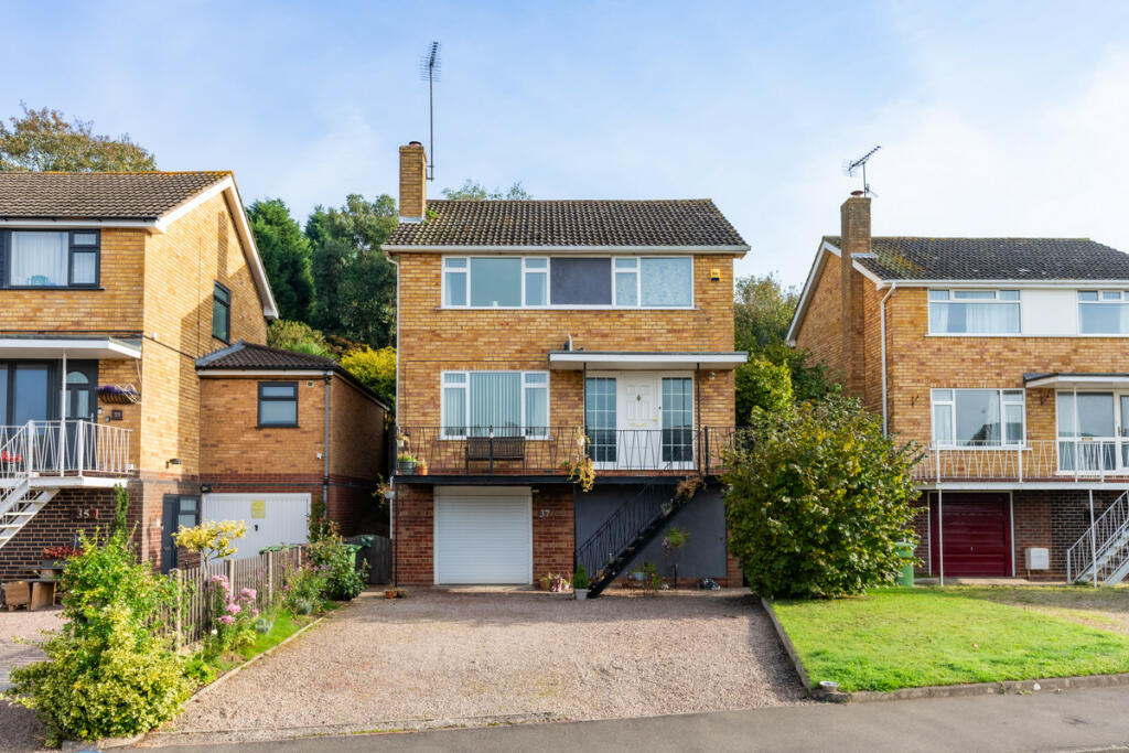 3 bedroom detached house for sale in Malham Road, Stourportonsevern, DY13