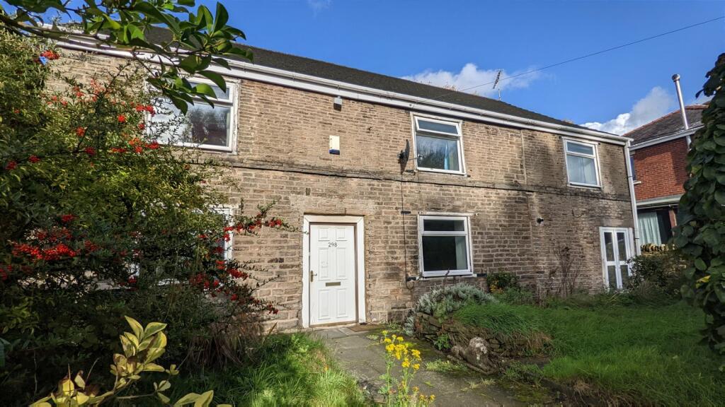 5 bedroom detached house for sale in Ormskirk Road, Skelmersdale, WN8