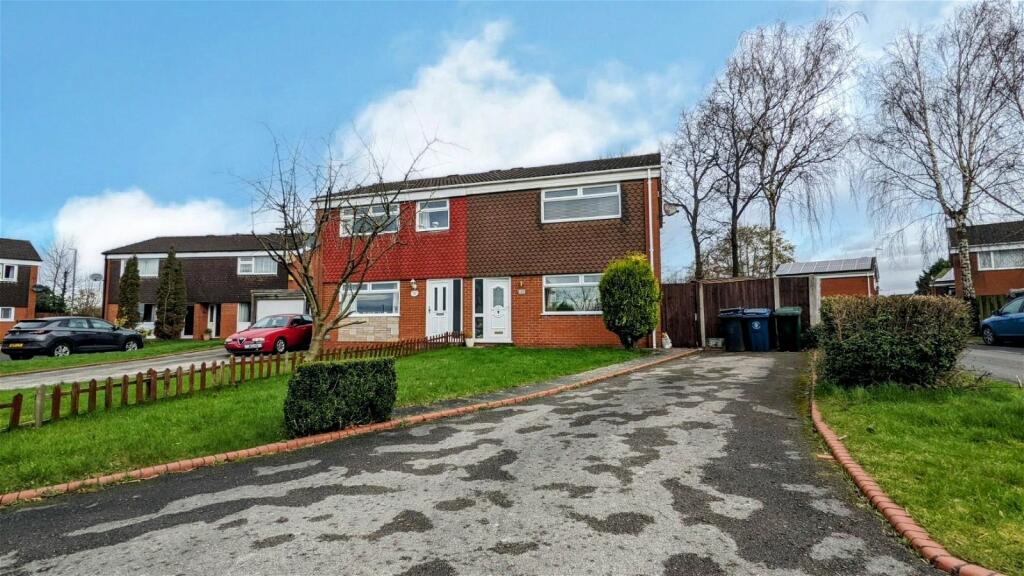 2 bedroom semidetached house for sale in Larkhill Skelmersdale, WN8