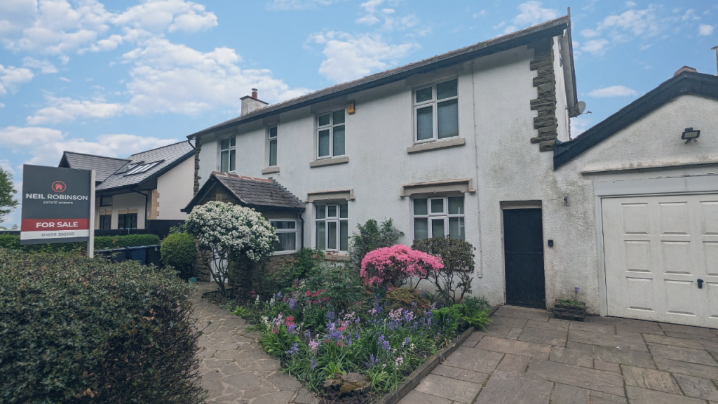 5 bedroom detached house for sale in Stoney Brow, Roby Mill, WN8