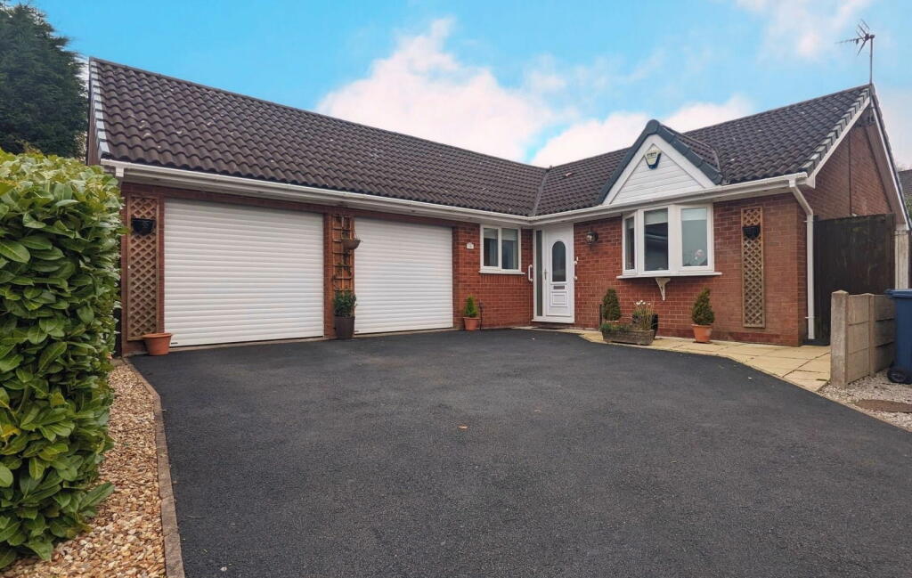 Main image of property: Pinewood, Skelmersdale, WN8 6UZ