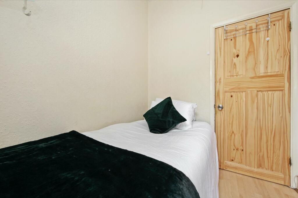 1 bedroom flat share for rent in Room 4S, Northcote avenue, W5
