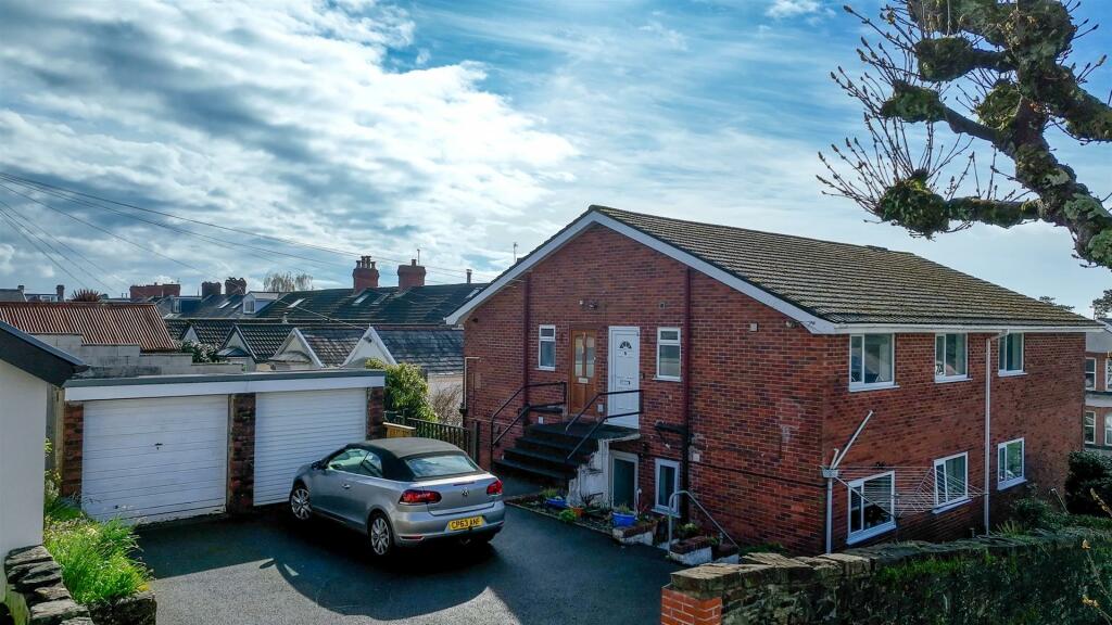 2 bedroom flat for sale in Knoll Avenue, Uplands, Swansea, SA2