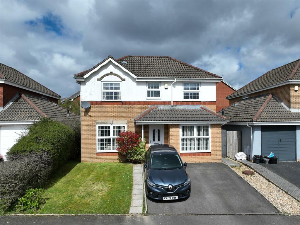 4 bedroom detached house for sale in Pant-Yr-Odyn, Sketty, Swansea, SA2