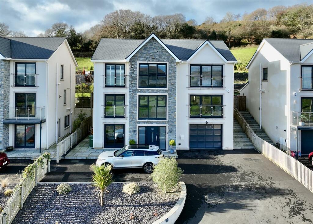 6 bedroom house for sale in Llanedi Road, Pontarddulais, Swansea, SA4