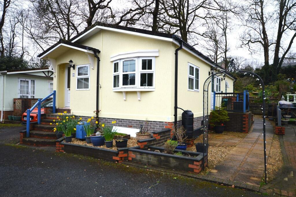 2 bedroom park home for sale in Mill Gardens, Blackpill, Swansea, SA3