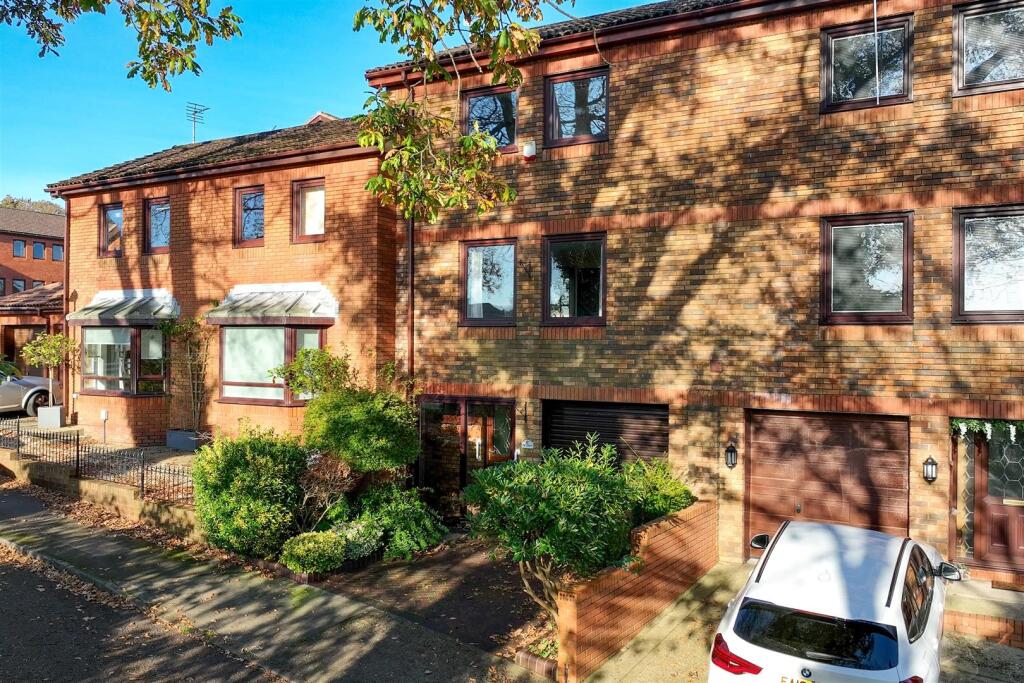 Main image of property: Llwynderw Drive, West Cross, Swansea