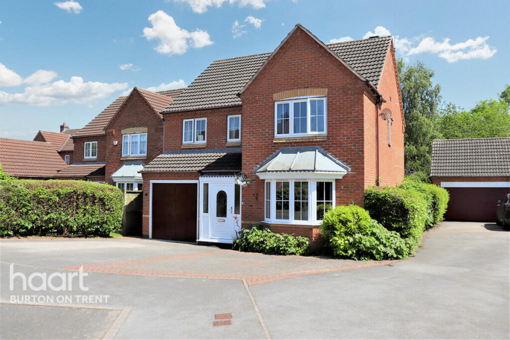 4 bedroom detached house for sale in Foxton Close, BurtonOnTrent, DE13