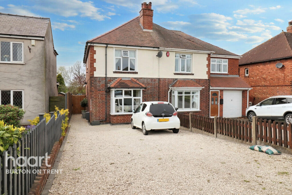 2 bedroom semidetached house for sale in Burton Road, Swadlincote, DE12