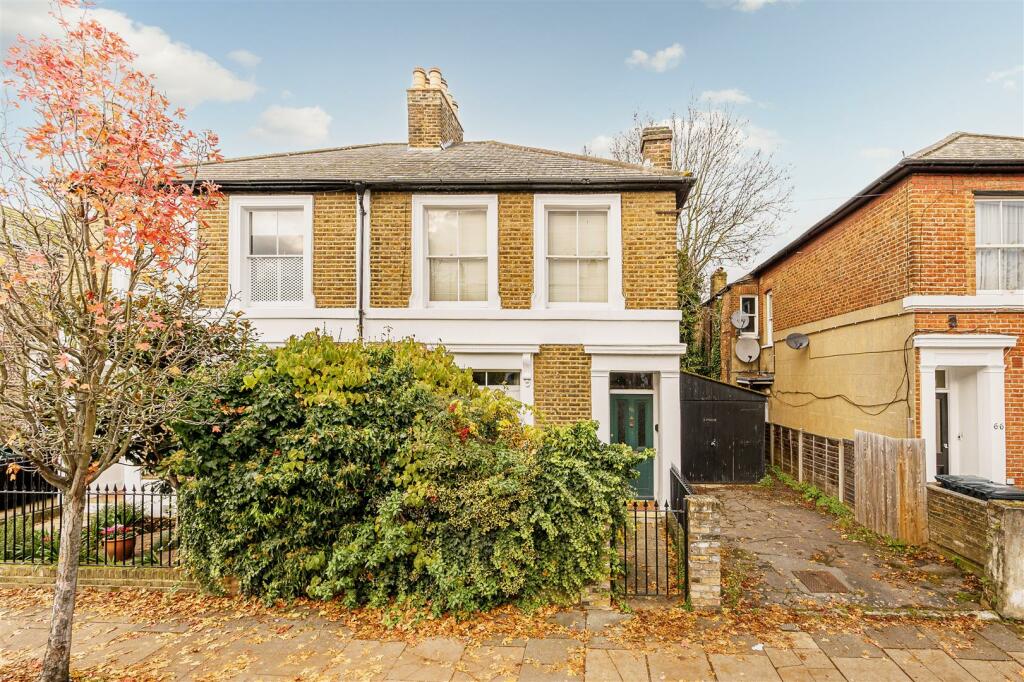 3 bedroom semidetached house for sale in Mill Hill Road,Mill Hill